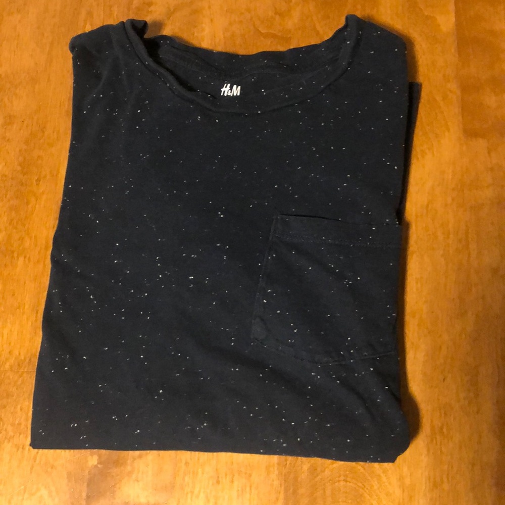 H&M pocketed t-shirt